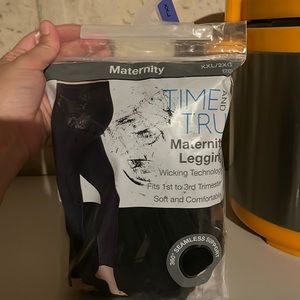 New never worn maternity leggings size 2xl